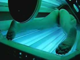 日焼けサロン！店長による盗撮映像流出4時間76人　サンプル画像18